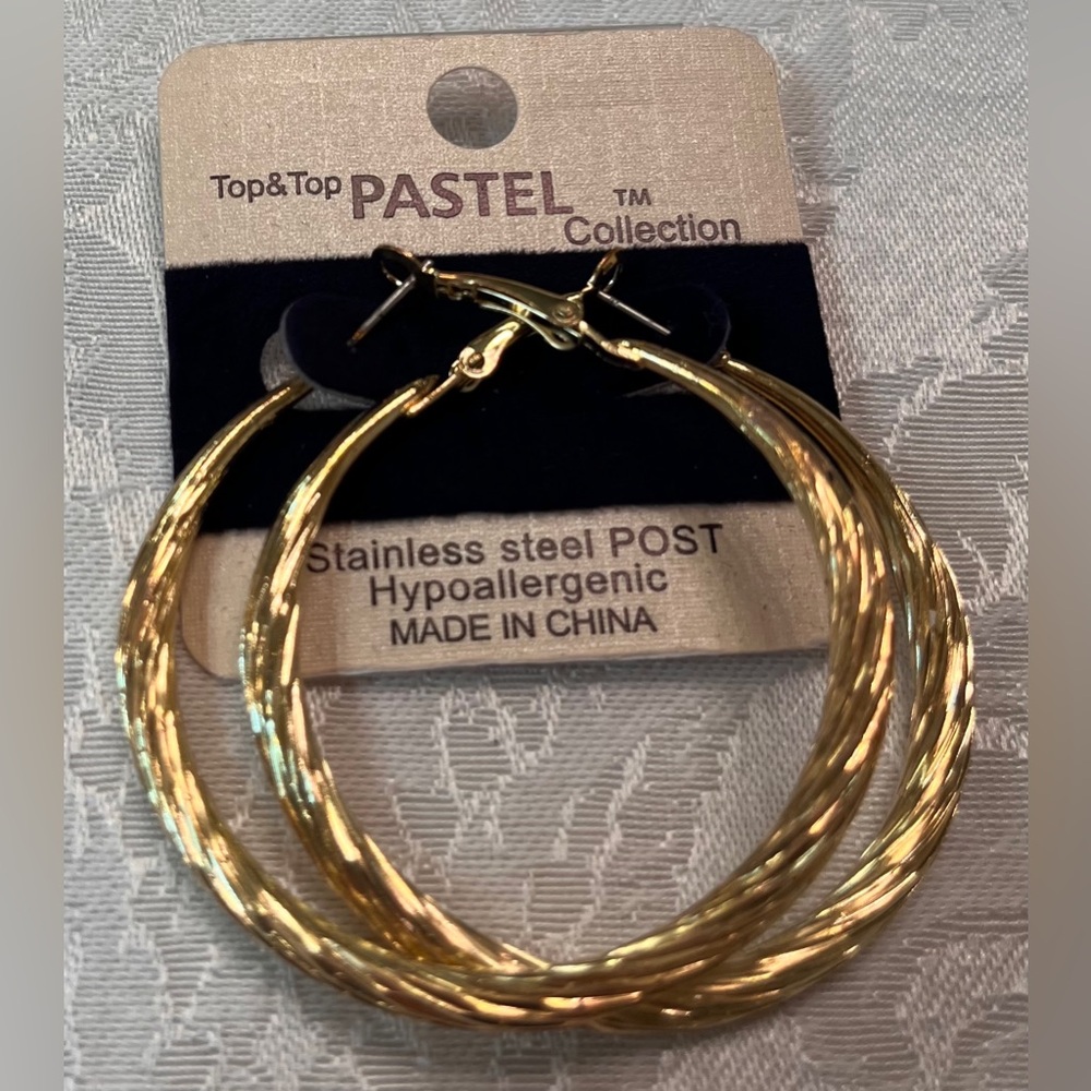 💕5 for $25 💕 Gold Hoop Earrings NWT